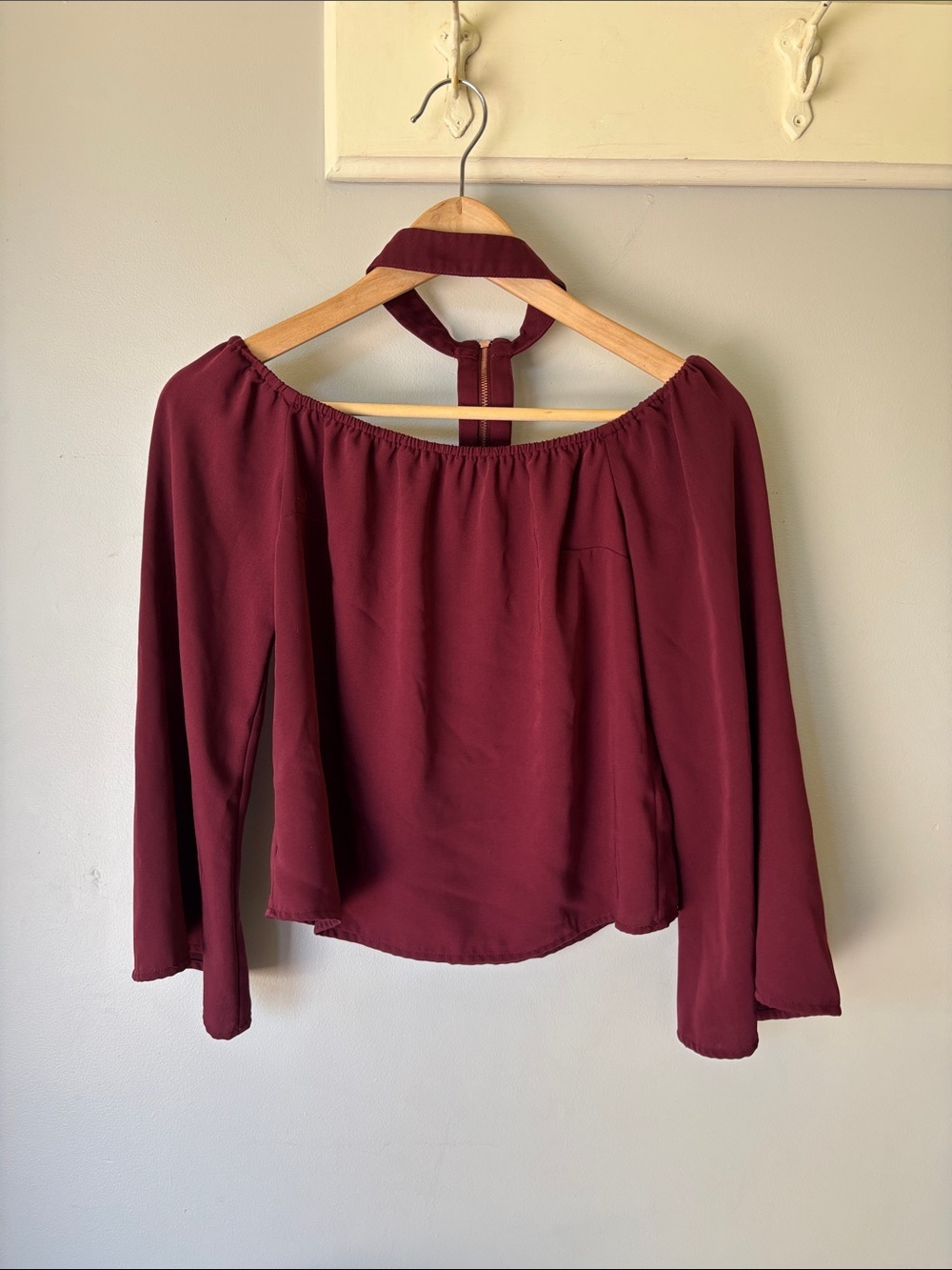 GUESS Burgundy Halter Off Shoulder Blouse Long Sleeve Y2K Going Out Top XS